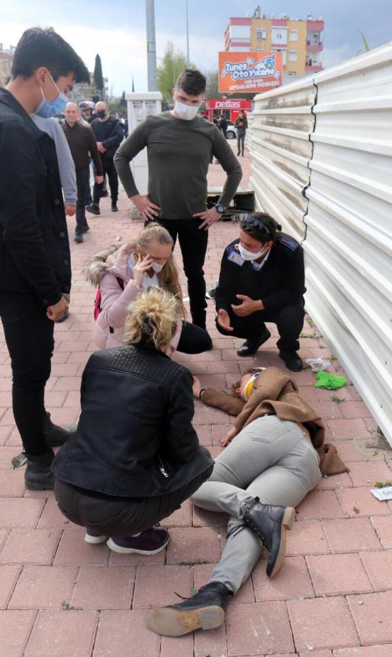 Antalyada makas atan sürücü dehşet saçtı Ölü ve yaralılar var