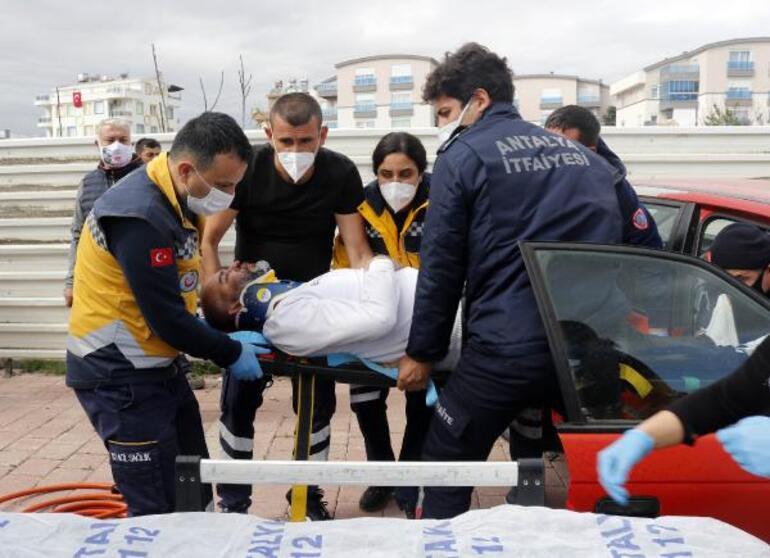 Antalyada makas atan sürücü dehşet saçtı Ölü ve yaralılar var