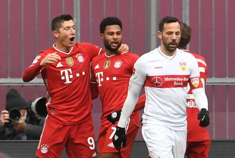 Bayern Münih'in Stuttgart'ı 4-0 yendiği maçta Lewandowski "hat-trick" yaptı