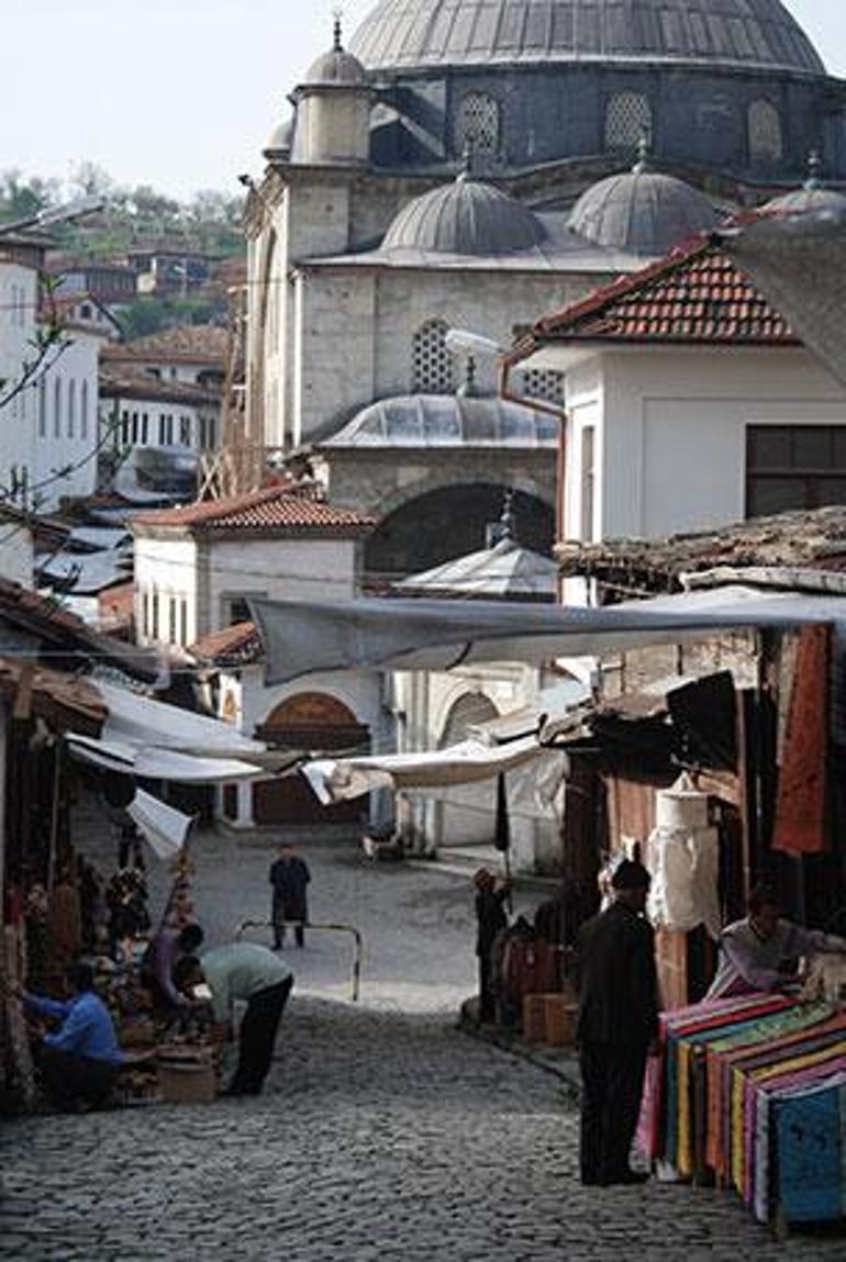 Insan Safranbolu Yu Yasayarak Ogrenir Ugur Celikkol Kose Yazilari