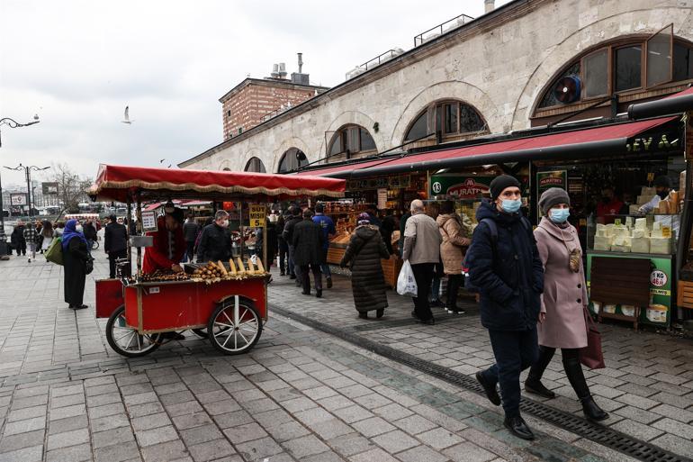 Gündüzleri adım atacak yer yok, geceleri bambaşka! Burada 15 kişi ikamet ediyor