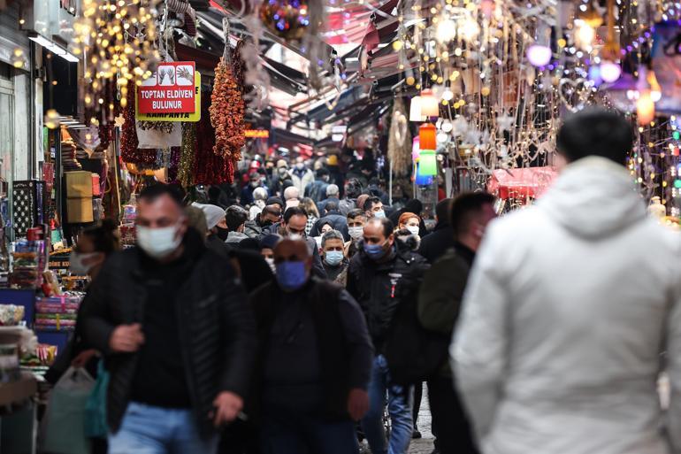 Gündüzleri adım atacak yer yok, geceleri bambaşka! Burada 15 kişi ikamet ediyor