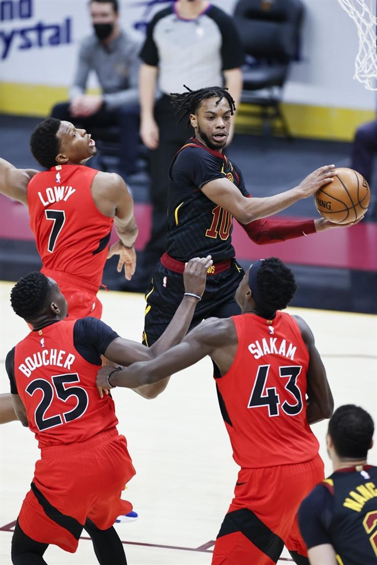 NBA'de Gecenin Sonuçları: Chris Paul rekor kırdı, Suns'tan Lakers'a 17 sayı fark