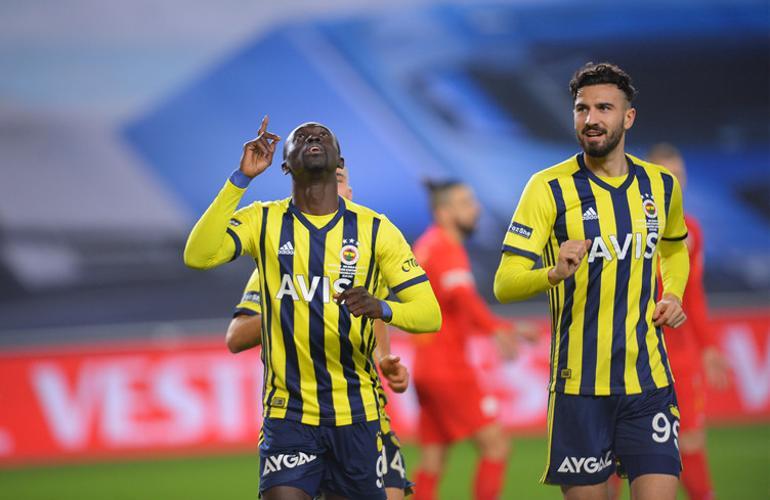 Fenerbahçe'de golcüler sınıfta kaldı! Ayrılık kapıda...