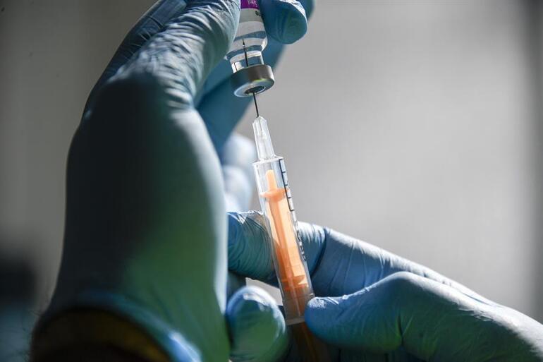 Son dakika haberler... AstraZeneca aşısında kriz büyüyor: Klinik veriler eski iddiası ortaya atıldı!
