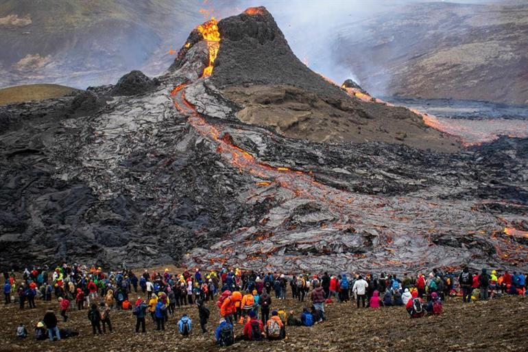 23 günde 50 bin deprem... İzlanda şaşkın! 800 yıldır uyuyordu...