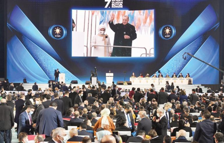 Kongreden ince çizgiler: Erbakan Hoca’nın hangi geleneği hayata geçti