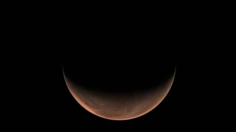 Mars'tan yeni görüntü: Gezegenin iki tarafından fotoğraf gönderdi