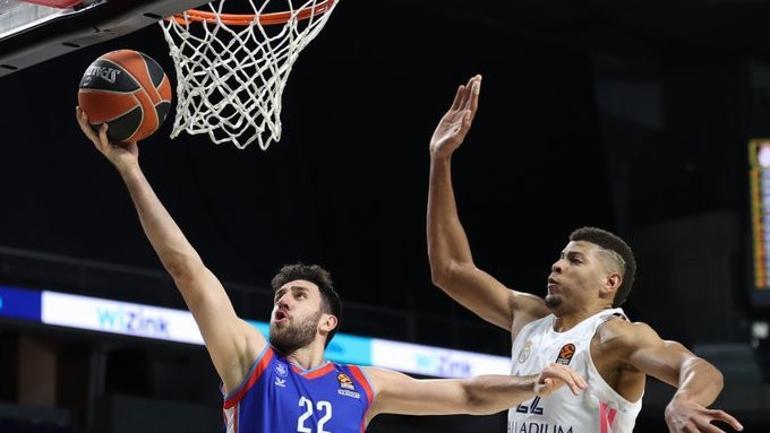 Euroleague'de büyük başarı! Anadolu Efes ve Fenerbahçe Beko play-off'u garantiledi...