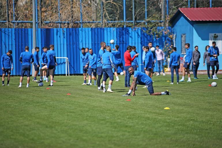 Samet Aybaba: "Herkesin manevi desteğine ihtiyacımız var, hedefimiz Süper Lig..."