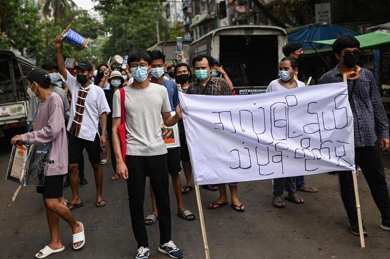 Myanmar'da iç savaş riski artıyor