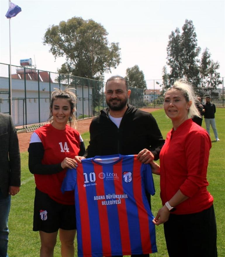 Hasan Şaş’tan kadın futbolculara "antrenörlük" sözü