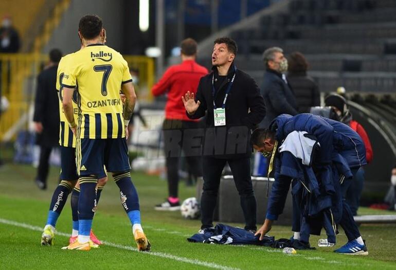 Emre Belözoğlu yerinde duramadı! Fenerbahçe Denizlispor maçında dikkat çeken Galatasaray detayı...