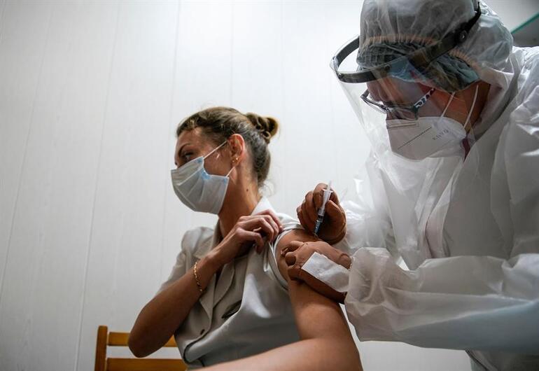 Fransa'da AstraZeneca krizi: Aşıdan sonra ölen kişinin ailesinden suç duyurusu!