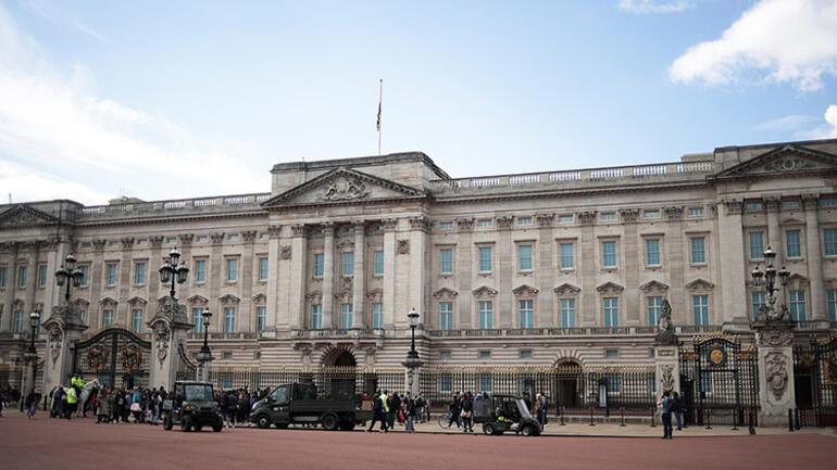 Son dakika haberi: Kraliçe Elizabethin eşi Prens Philip hayatını kaybetti
