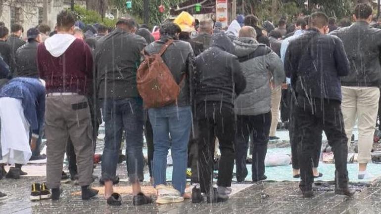 İstanbulda nisan ayında kar ve dolu sürprizi Gören şaşkına döndü...