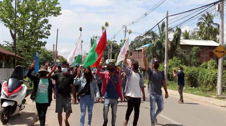 Myanmar'da şiddet büyüyor... Protestoculara idam kararı çıktı!