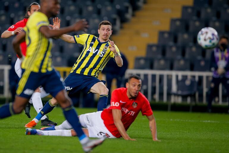 Son Dakika: Fenerbahçe'de Mert Hakan Yandaş fırtınası! O kareden sonra her şey değişti...