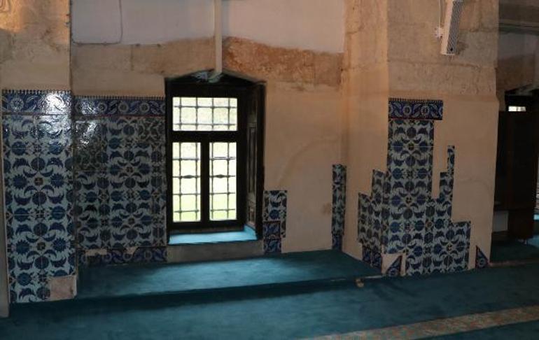 500 yıllık çinilerden ikisi müzayede kataloğunda tespit edilince Türkiye harekete geçti Sessiz sedasız operasyon...