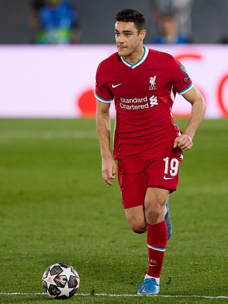 Ozan Kabak Anfield Road'da yıkıldı! Jurgen Klopp'un kararı geceye damga vurdu...