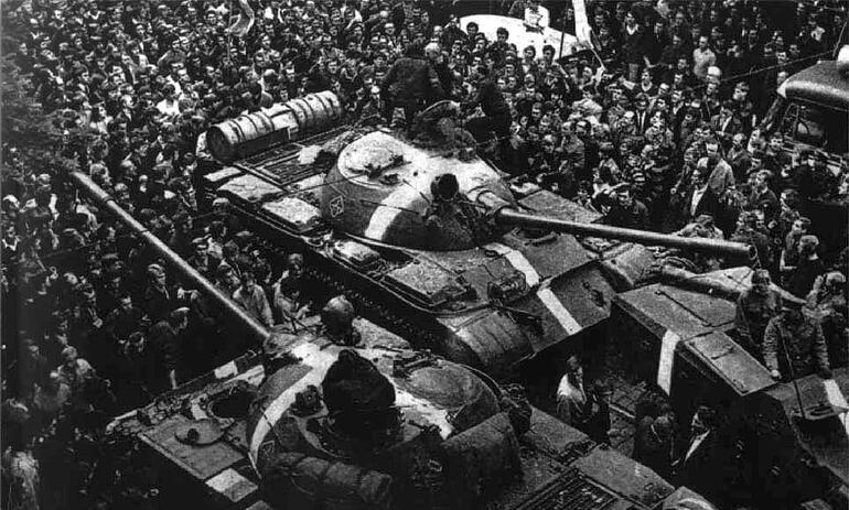 Rusya'dan yeni adım: Tanklara 'savaş boyası' yapıldı