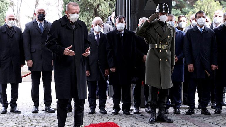 8. Cumhurbaşkanı Turgut Özal kabri başında anıldı Cumhurbaşkanı Erdoğan, Özal için İnfitar suresini okudu