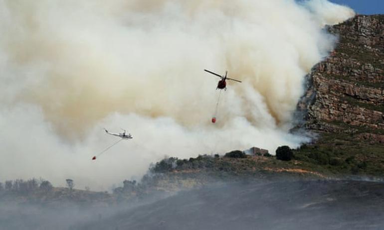 Cape Town'da yangın: 4 bin öğrenci tahliye edildi