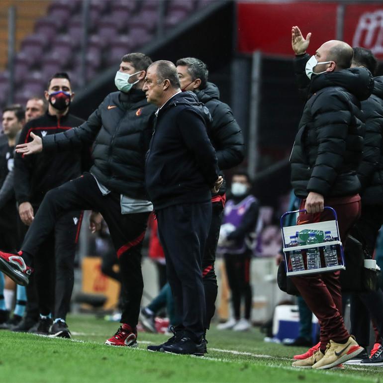 Son Dakika: Galatasarayda Fatih Terime istifa daveti UltrAslan ilk kez...