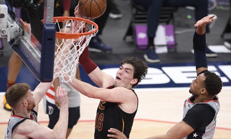 NBA'de Gecenin Sonuçları: Stephen Curry'den bir rekor daha! Cedi Osman...