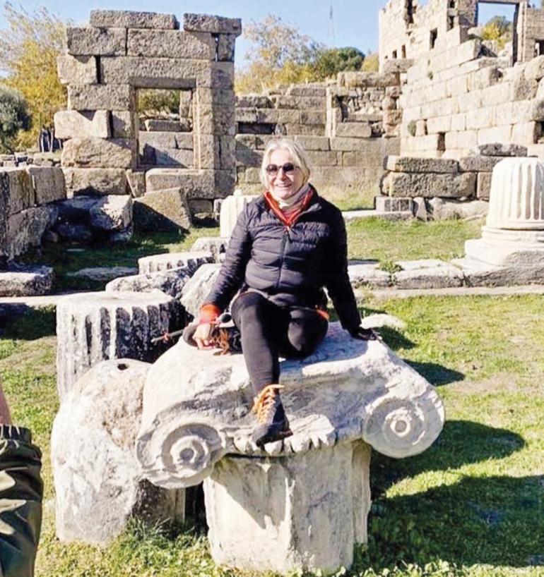 Burak Özçivit otomobilini yeniledi... Fiyatı dudak uçuklattı