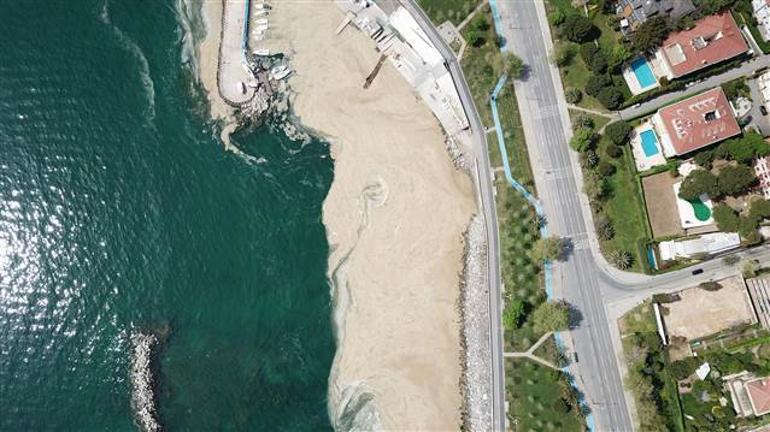 Bu kez Fenerbahçe Sahilini kapladı Deniz salyası kâbusu