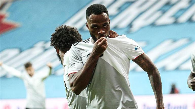 Beşiktaşlı Cyle Larin: "Atiba babam gibi, idolüm Drogba! Sergen Yalçın özgürlük tanıyor..."