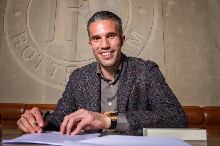 Robin van Persie teknik direktör oldu! Feyenoord'da oğlunun takımını çalıştıracak