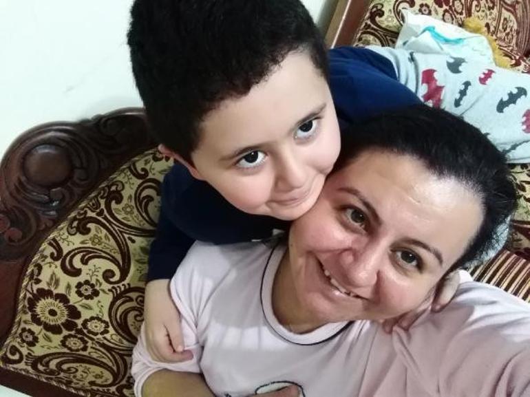 Hemşire Burcu Yüksel bir yıldır oğluna sarılamıyor Çok büyük bir şey