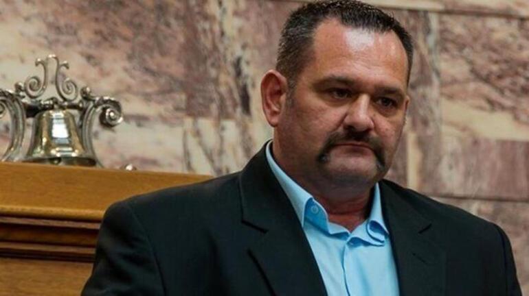 Ο ρατσιστής βουλευτής που έσκισε την τουρκική σημαία θα παραδοθεί στην Ελλάδα