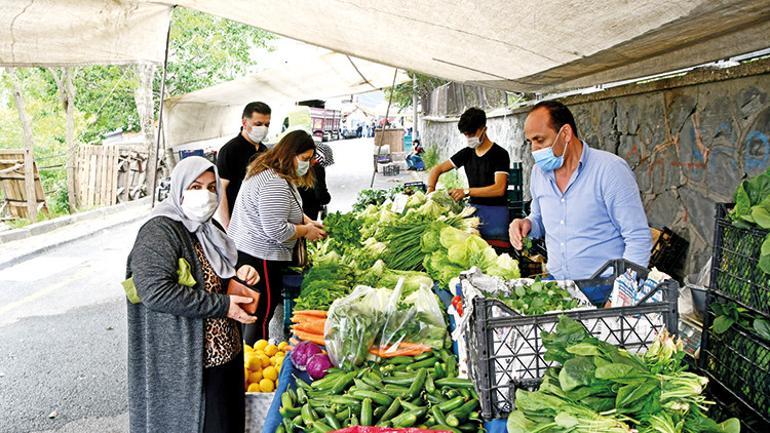 Pazarcılar hale vatandaşlar pazarlara koştu