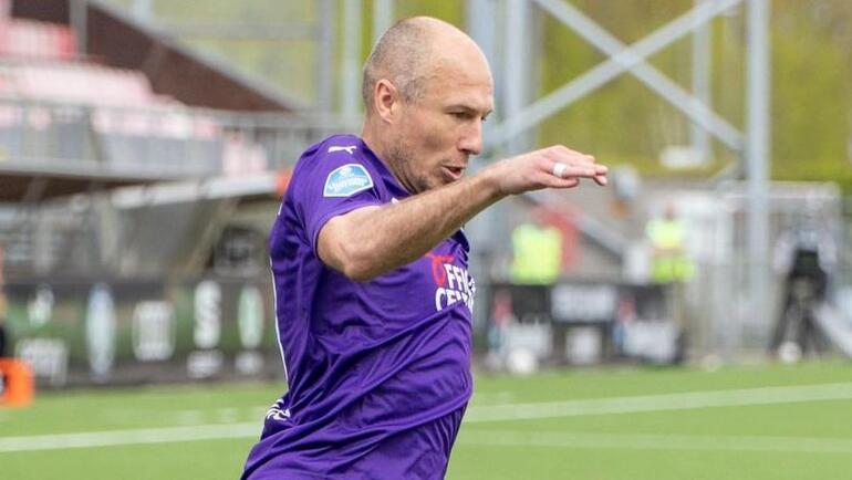 37 yaşındaki Arjen Robben, EURO 2020'de Hollanda forması giymek istiyor