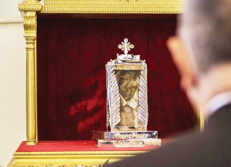 İki milyon pazar günü o videoyu seyrederken