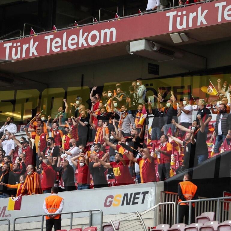 Galatasaray - Yeni Malatyaspor maçı öncesi emniyet güçleri sıkı güvenlik önlemleri aldı! Türk Telekom tribünlerinden ilk görüntüler...