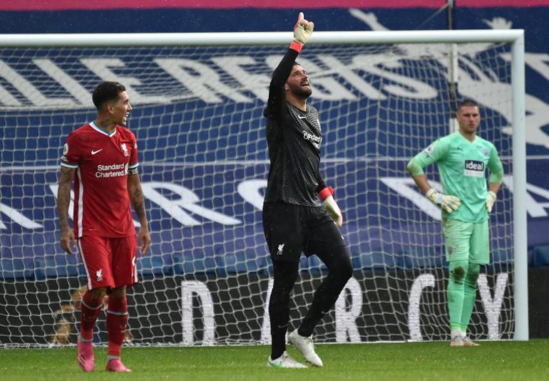 Kaleci Alisson Becker Liverpool'a hayat verdi! Fantastik gol sonrası gözyaşları ve duygusal sözler...