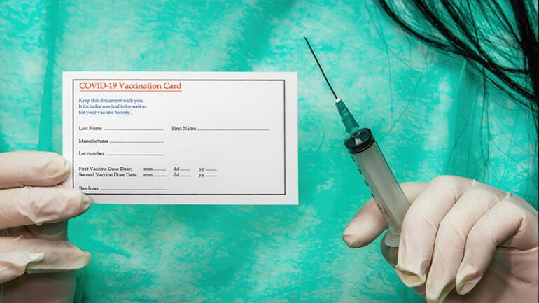 Koronavirüste gizli tehlike: Sahte aşı ve test sertifikası pazarı büyüyor!