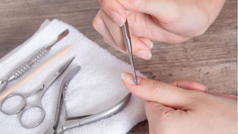 Manikür Nasıl Yapılır Adım Adım Evde Manikür Yapımı