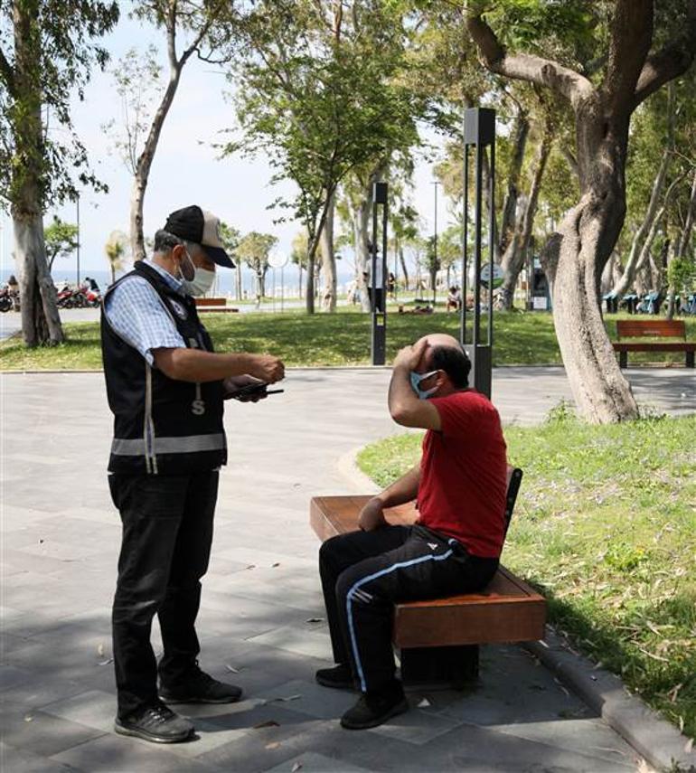 Antalyada iğrenç olay Sahilde kabindeki genç kızları görüntüledi... Pişkin pişkin bize bakıyordu