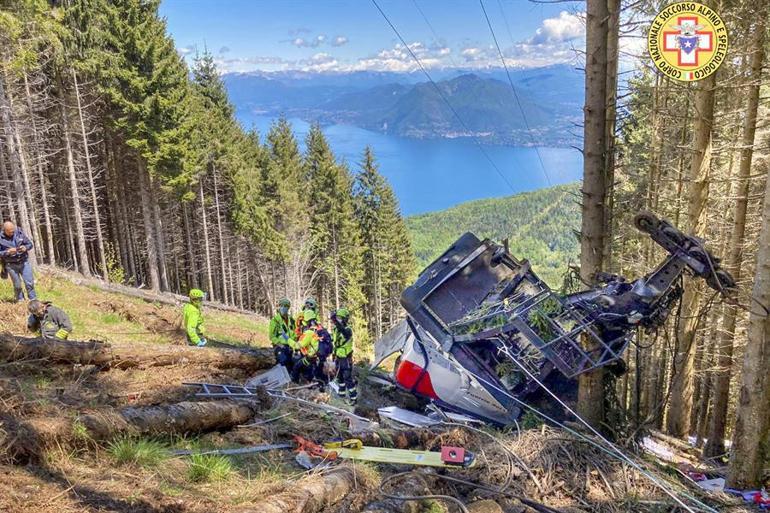 İtalya'daki korkunç kazada teleferik kabini 14 kişiye mezar olmuştu... İlk gözaltılar geldi!