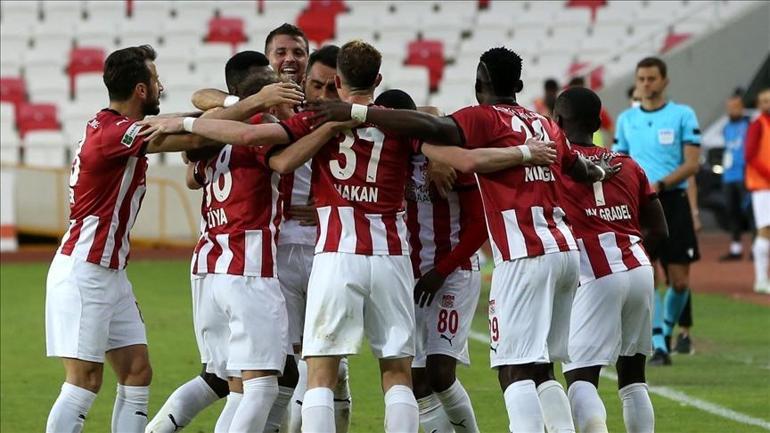 Sivasspor Teknik Direktörü Rıza Çalımbay'dan UEFA Avrupa Konferans Ligi açıklaması