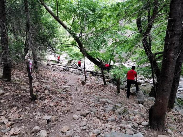 Fotoğraf çektirmek için dağlık bölgeye çıkmıştı... 7 gündür her yerde aranıyor