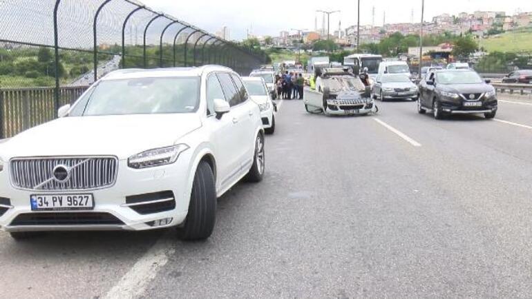 Son dakika... Bahçeşehir TEMde araç takla attı, trafik kilitlendi
