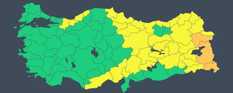 Son dakika: Samsun ve Bursada kuvvetli sağanak Yollar göle döndü, ağaçlar kırıldı, taşlar yerinden söküldü