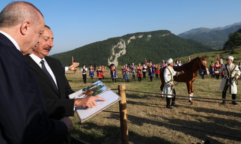 Son dakika... Cumhurbaşkanı Erdoğan Şuşada... Türkiye ve Azerbaycan imzaları attı