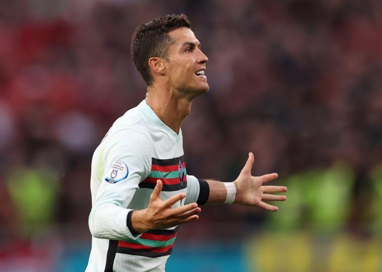 Last Minute: Cüneyt Çakır & Cristiano Ronaldo stamp on Hungary - Portugal match in EURO 2020 Ronaldo went crazy, Cüneyt Çakır was not there...